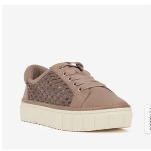 Vince Camuto Reanu Sneakers